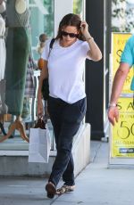 JENNIFER GARNER Out Shopping in Brentwood 09/05/2015