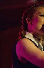 JESS GLYNNE Performs at Barboza in Seattle 09/26/2015