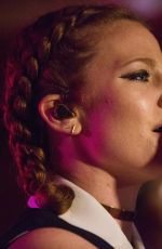 JESS GLYNNE Performs at Barboza in Seattle 09/26/2015