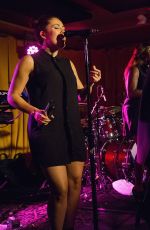 JESS GLYNNE Performs at Barboza in Seattle 09/26/2015