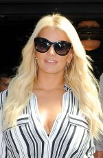 JESSICA SIMPSON Leaves Her Hotel in New York 09/11/2015