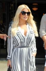 JESSICA SIMPSON Leaves Her Hotel in New York 09/11/2015