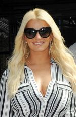 JESSICA SIMPSON Leaves Her Hotel in New York 09/11/2015
