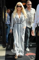 JESSICA SIMPSON Leaves Her Hotel in New York 09/11/2015