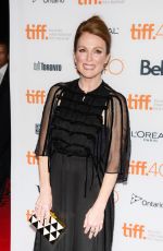 JULIANNE MOORE at Maggie