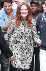 JULIANNE MOORE Out and About in Toronto 09/11/2015