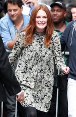 JULIANNE MOORE Out During 2015 Toronto International Film Festival in Toronto 09/11/2015