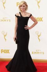 JULIE BOWEN at 2015 Emmy Awards in Los Angeles 09/20/2015