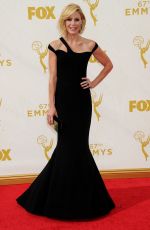 JULIE BOWEN at 2015 Emmy Awards in Los Angeles 09/20/2015
