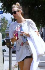 KALEY CUOCO Leaves Yoga Class in Beverly Hills 09/12/2015