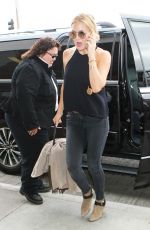KATE HUDSON Arrives at Los Angeles International Airport 08/31/2015