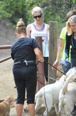 KATE UPTON Hiking at Runyon Canyon in Los Angeles 08/03/2015