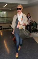KATHERINE HEIGL Arrives at Los Angeles International Airport 09/04/2015