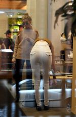 KENDALL JENNER at Juice Generation in Soho 09/10/2015