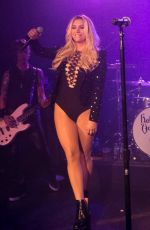 KESHA Performs at Hollywood Vampires Concert in Hollywood 09/16/2015