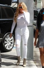 KHLOE KARDASHIAN Shopping in West Hollywood 09/01/2015