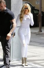 KHLOE KARDASHIAN Shopping in West Hollywood 09/01/2015