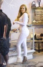 KHLOE KARDASHIAN Shopping in West Hollywood 09/01/2015