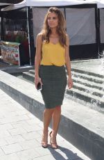 MARIA MENOUNOS on the Set of E! News 09/16/2015