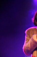 MARY ELIZABETH WINSTEAD Performs with Her Band in San Seattle 09/21/2015