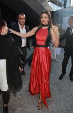 MIRANDA KERR Out in Milan at Milan Fashion Week 09/24/2015