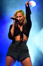 PIXIE LOTT Performs at Festival in Warrington 09/19/2015