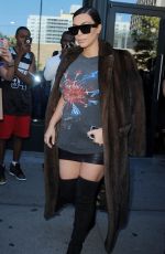 Pregnant KIM KARDASHIAN Leaves Her Apartment in New York 09/15/2015