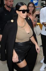 Pregnant KIM KARDASHIAN Out and About in New York 09/12/2015