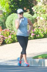 REESE WITHERSPOON Exercises in Los Angeles 08/28/2015