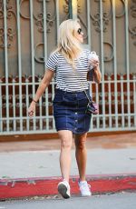 REESE WITHERSPOON Heading to Her Office in Santa Monica 09/17/2015