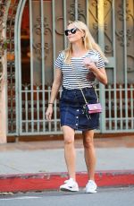 REESE WITHERSPOON Heading to Her Office in Santa Monica 09/17/2015