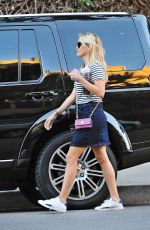 REESE WITHERSPOON Heading to Her Office in Santa Monica 09/17/2015