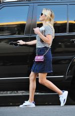 REESE WITHERSPOON Heading to Her Office in Santa Monica 09/17/2015