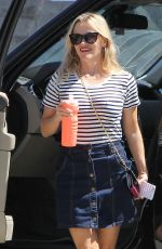 REESE WITHERSPOON Heading to Her Office in Santa Monica 09/17/2015