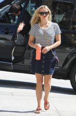 REESE WITHERSPOON Heading to Her Office in Santa Monica 09/17/2015