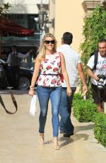 REESE WITHERSPOON Out and About in Beverly Hills 09/01/2015