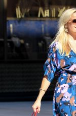 REESE WITHERSPOON Out and About in Los Angeles 09/24/2015
