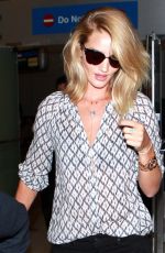 ROSIE HUNTINGTON-WHITELEY Arrives at LAX Airport in Los Angeles 09/03/2015
