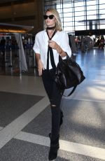 ROSIE HUNTINGTON-WHITELEY Arrives at Los Angeles International Airport 09/13/2015