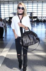 ROSIE HUNTINGTON-WHITELEY Arrives at Los Angeles International Airport 09/13/2015