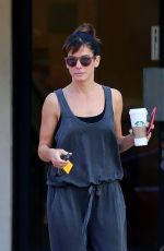 SANDRA BULLOCK Out and About in Sherman Oaks 09/16/2015