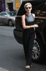 SCARLETT JOHANSSON Arrives at The Late Show With Stephen Colbert 09/09/2015