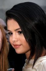 SELENA GOMEZ Leaves a Recording Studio in Paris 09/26/2015