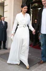 SELENA GOMEZ Leaves Her Hotel in Paris 09/26/2015