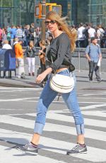 SOFIA VERGARA Out and About in New York 09/26/2015