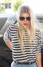 STACY FERGIE FERGUSON Arrives at Los Angeles Internationl Airport 09/20/2015