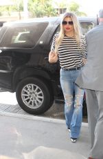 STACY FERGIE FERGUSON Arrives at Los Angeles Internationl Airport 09/20/2015