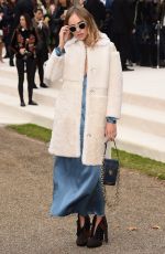 SUKI WATERHOUSE at Burberry Prorsum Fashion Show in London 09/21/2015