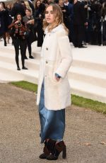 SUKI WATERHOUSE at Burberry Prorsum Fashion Show in London 09/21/2015
