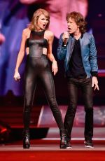 TAYLOR SWIFT Perfomrs at 1989 Tour at Bridgestone Arena in nashville 09/26/2015